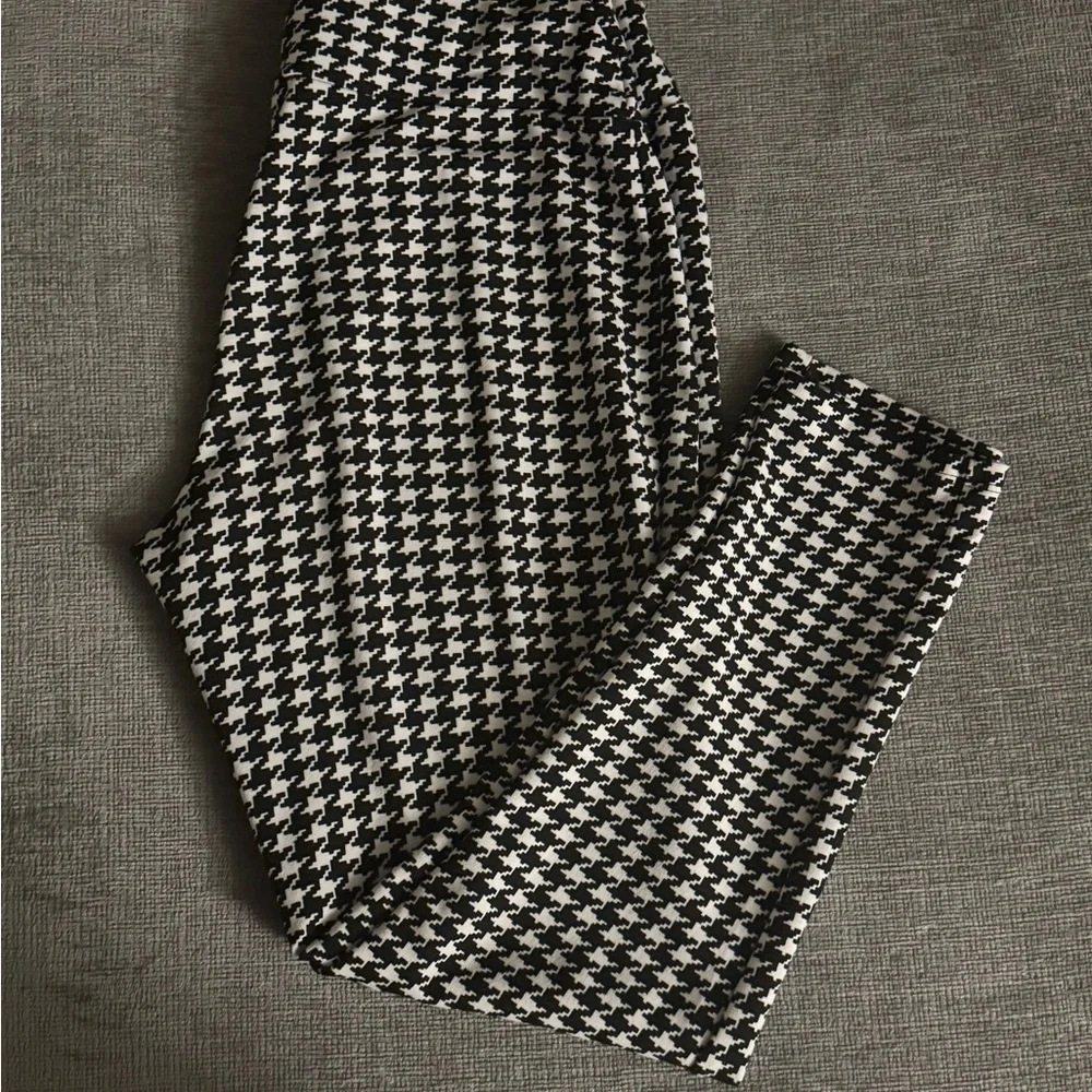 Stylish Black and White Houndstooth Women's Pantsuit - Picture 3 of 3